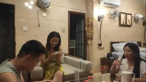 Some với 2 em cave dâm dục cuồng nhiệt