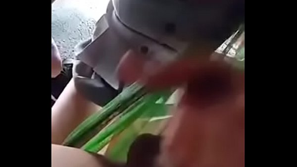 Clip sex bú cu của em nhân viên trong cafe chòi