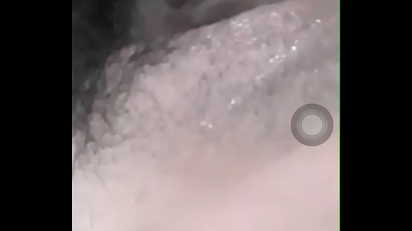 Chân tay run lên vì cảm giác lúc lên đỉnh