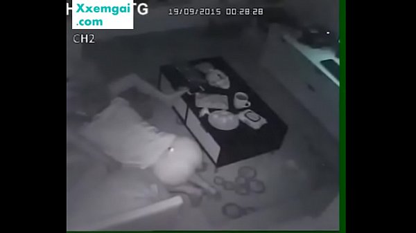 Nữ ca sĩ lộ clip sex địt bạn trai trong phòng khách