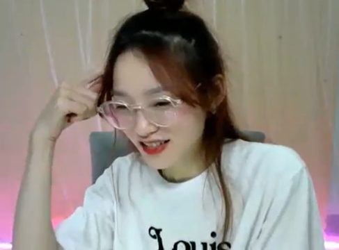 Idol Nari dễ thương thủ dâm nhìn chất quá